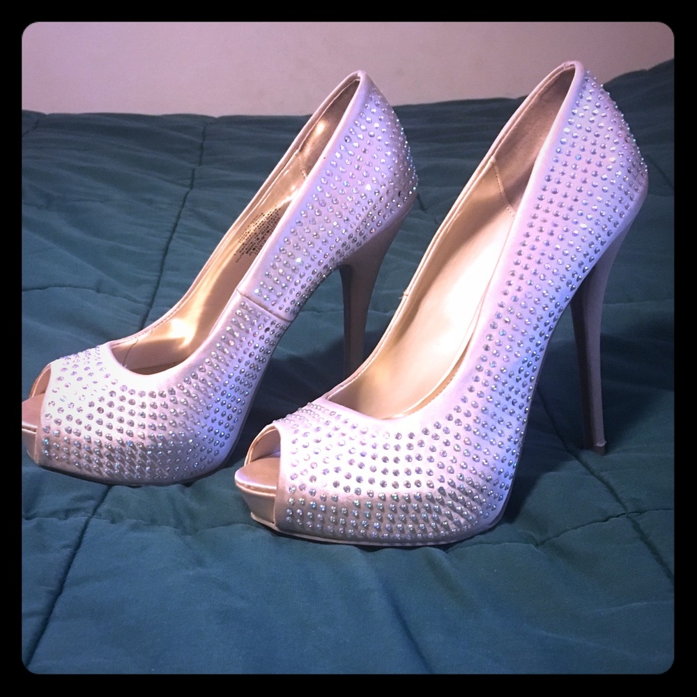 Champagne Colored Stilettos By Jennifer Lopez